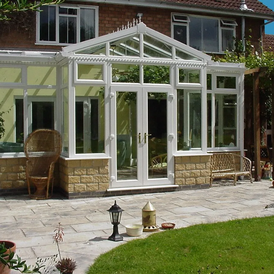 Bay Windows Lee